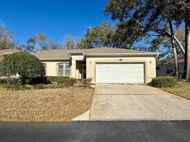 8530 Alexandra Arbor Ln in Temple Terrace, FL - Building Photo