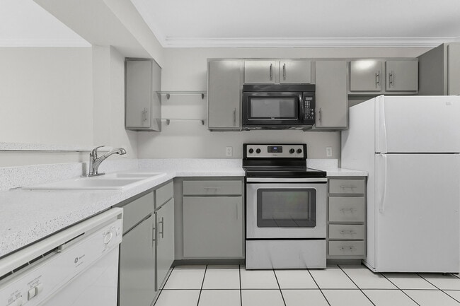 205 Arbor Cir in Sanford, FL - Foto de edificio - Building Photo