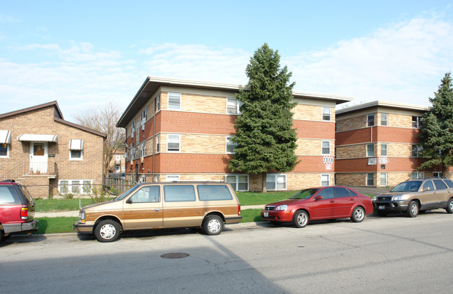 2008 N 17th Ave in Melrose Park, IL - Foto de edificio - Building Photo