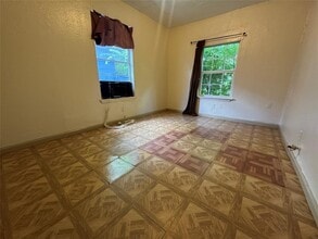 3202 Hinton Blvd in Houston, TX - Building Photo - Building Photo