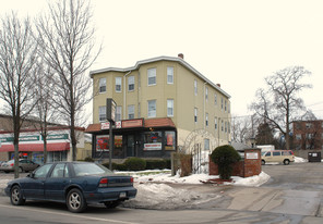 393 Franklin Ave in Hartford, CT - Foto de edificio - Building Photo