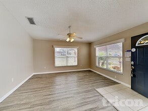 4406 Tina Ln in Plant City, FL - Building Photo - Building Photo