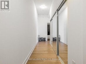 30 Shore Breeze Dr in Toronto, ON - Building Photo - Building Photo