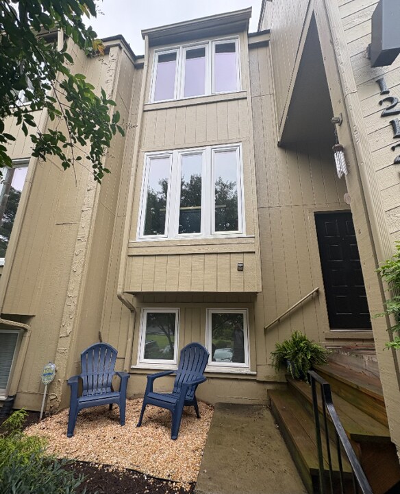 12125 Shore View Dr in Richmond, VA - Building Photo