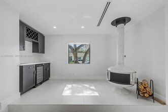 7505 SW 167th St in Palmetto Bay, FL - Building Photo - Building Photo