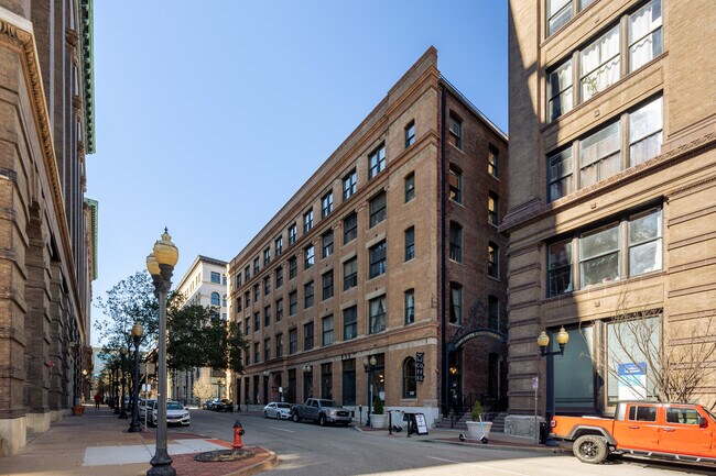 SoHo West in Kansas City, MO - Building Photo - Building Photo