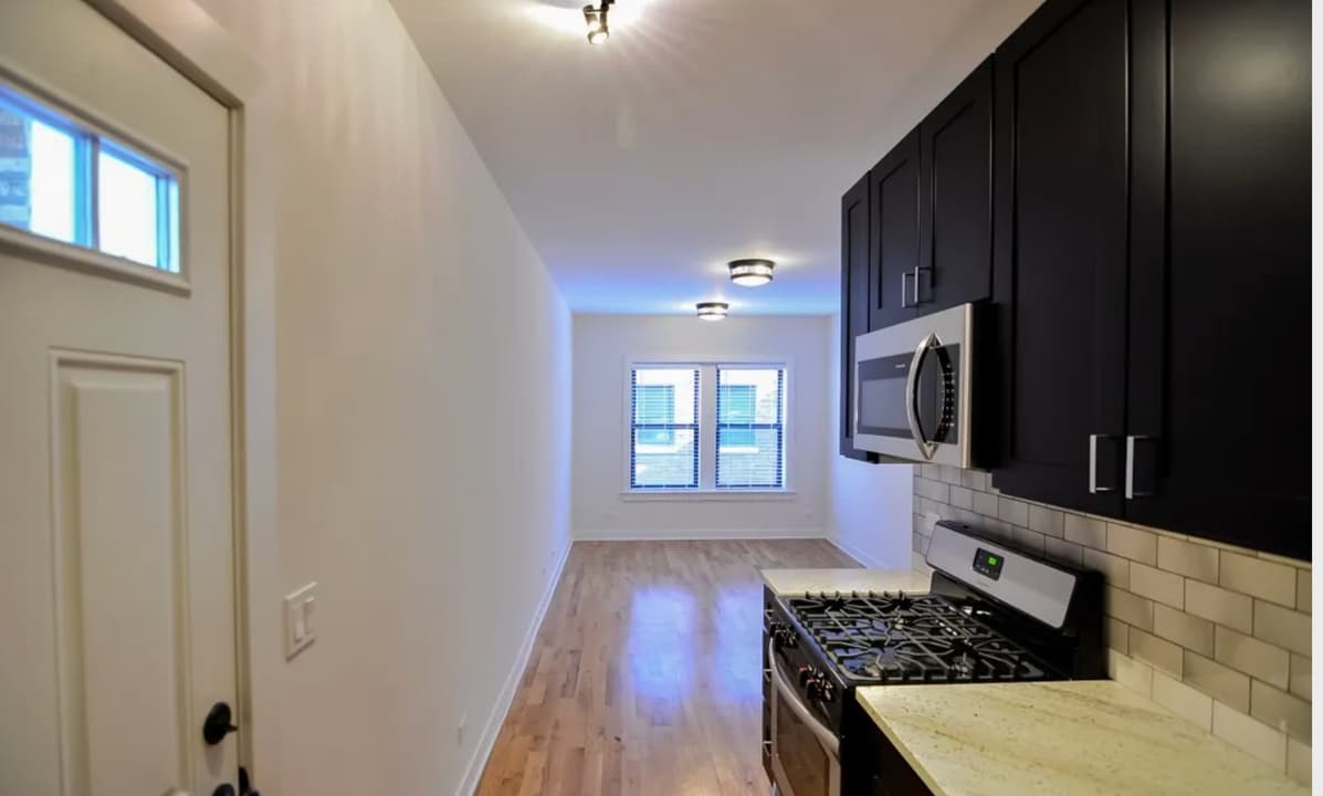 2209 W Eastwood Ave, Unit 2N in Chicago, IL - Foto de edificio