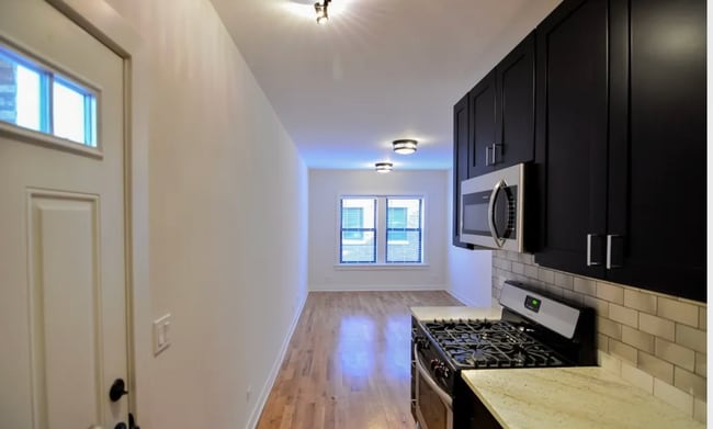 2209 W Eastwood Ave, Unit 2N