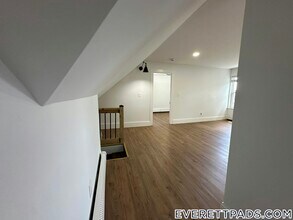 138 Vine St in Everett, MA - Building Photo - Building Photo