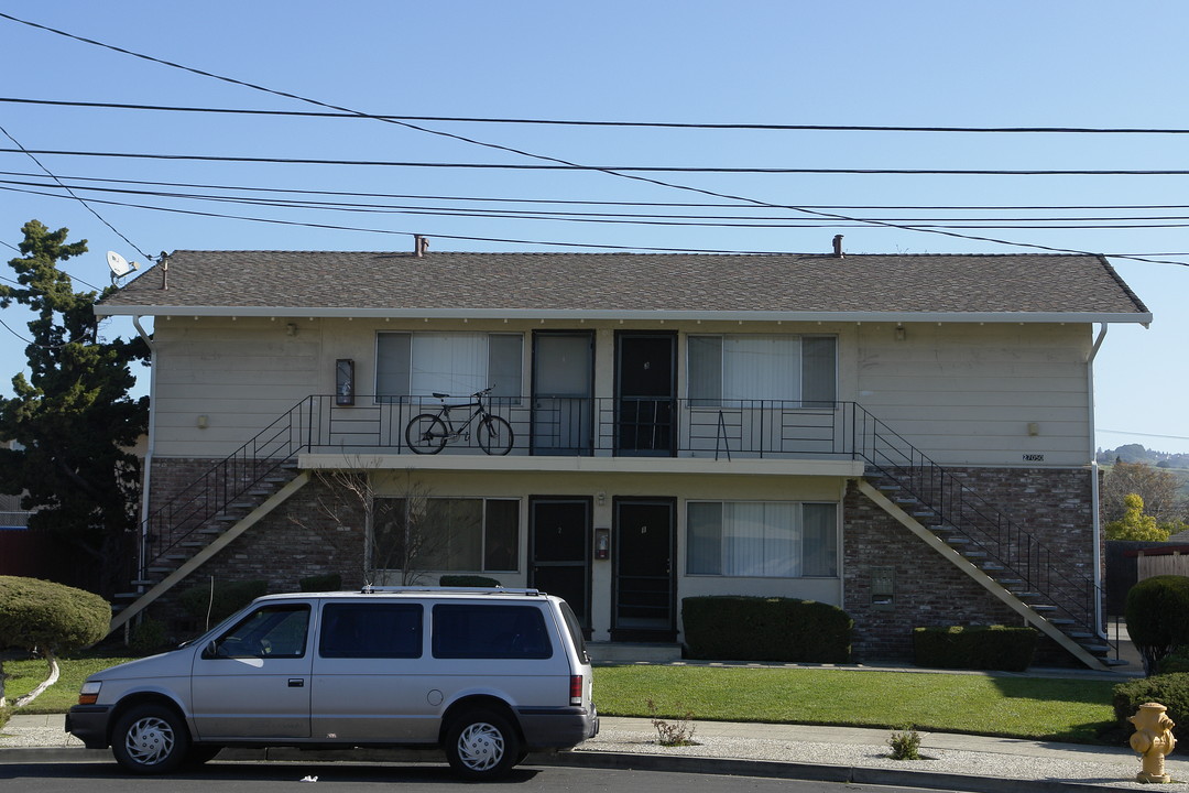 27050 Belvedere Ct in Hayward, CA - Foto de edificio