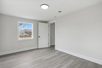 8450 S Mann Rd in Tipp City, OH - Building Photo - Building Photo
