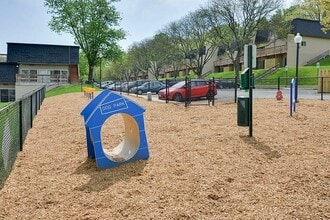 Hills at Kenilworth in Towson, MD - Foto de edificio - Building Photo