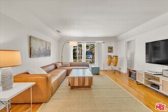 13253 Magnolia Blvd in Los Angeles, CA - Building Photo - Building Photo