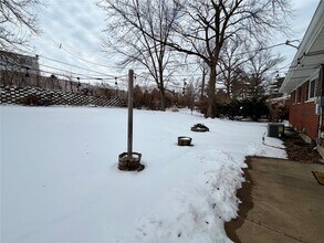 317 Thomas Ave in St. Charles, MO - Foto de edificio - Building Photo