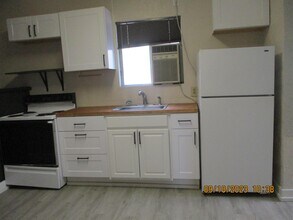 1388 Willamette St-Unit -A in Eugene, OR - Building Photo - Building Photo
