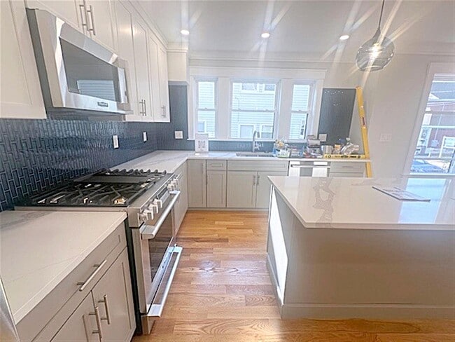 37 Governor Winthrop Rd, Unit 1