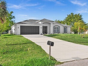 2022 NW 9th Terrace in Cape Coral, FL - Building Photo - Building Photo