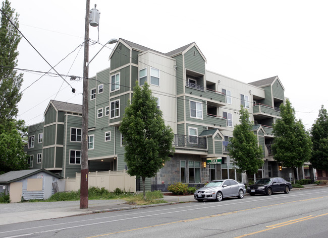 Jade Mountain Condominiums in Seattle, WA - Building Photo - Building Photo