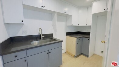 1732 Crenshaw Blvd in Los Angeles, CA - Building Photo - Building Photo