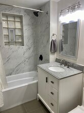 722 W Wrightwood Ave, Unit G in Chicago, IL - Building Photo - Building Photo