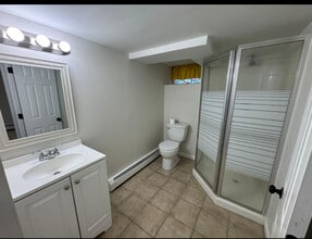 522 Bayport Ave, Unit 1 bedroom in Bayport, NY - Foto de edificio - Building Photo