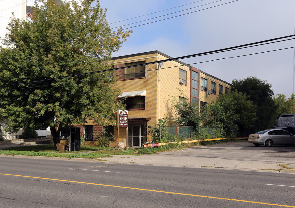 295 Melvin Ave in Hamilton, ON - Building Photo