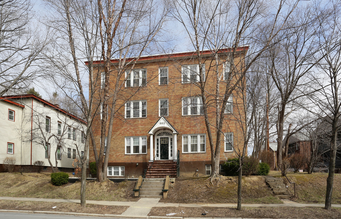 889 Lancaster St in Albany, NY - Building Photo