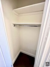 E 88 St, Unit 2D in New York, NY - Foto de edificio - Building Photo