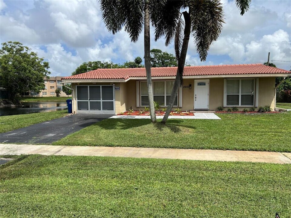 2650 NW 94th Way in Sunrise, FL - Building Photo