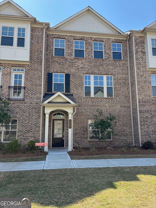 1447 Halstead Pl in Suwanee, GA - Foto de edificio