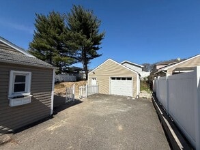 627 Mola Blvd in Elmwood Park, NJ - Building Photo - Building Photo