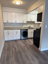 2131 N Summit Ave in Milwaukee, WI - Building Photo