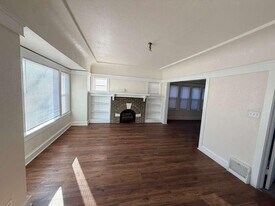 2217 N 15th St in Milwaukee, WI - Building Photo