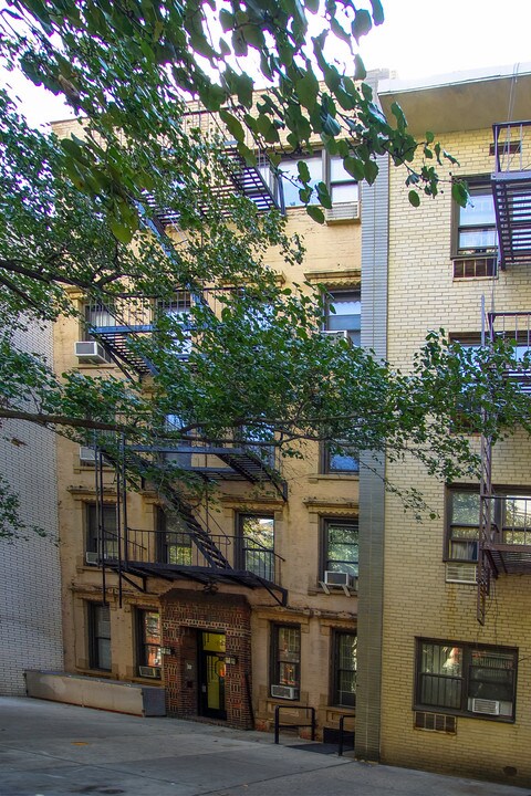 410 E 78th St in New York, NY - Building Photo