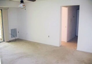 1954 Kennedy Dr in McLean, VA - Building Photo - Building Photo