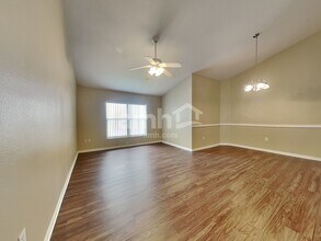 27501 Sky Lake Cir in Wesley Chapel, FL - Building Photo - Building Photo