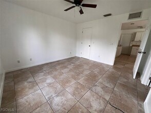6020 Ruth Ave N in Lehigh Acres, FL - Foto de edificio - Building Photo