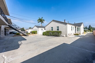 West 166th St. Apartments in Gardena, CA - Foto de edificio - Building Photo