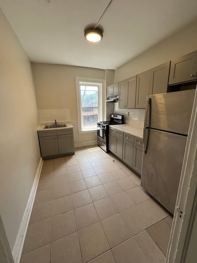 2 Ridgeway Ave, Unit Apt 3 in Hillside, NJ - Building Photo - Building Photo