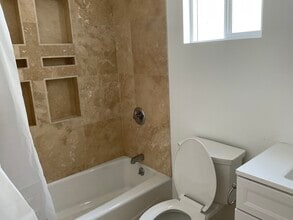 1870 Temple Ave, Unit A in Signal Hill, CA - Building Photo - Building Photo