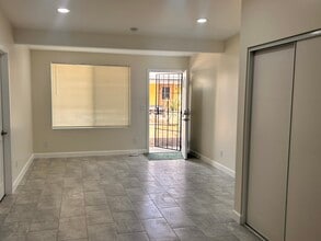 8418 Stewart and Gray Rd in Downey, CA - Foto de edificio - Building Photo