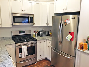 248 Summer St, Unit 1R in Somerville, MA - Building Photo - Building Photo