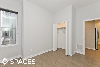 2247 W Lawrence Ave-Unit -# 206 in Chicago, IL - Building Photo - Building Photo