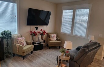 1550 N Western Ave in Wenatchee, WA - Foto de edificio - Building Photo