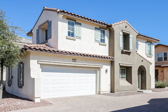 1019 Shades End Ave in North Las Vegas, NV - Building Photo - Building Photo
