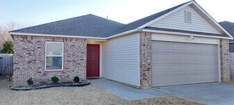 11604 NW 95th St in Yukon, OK - Building Photo