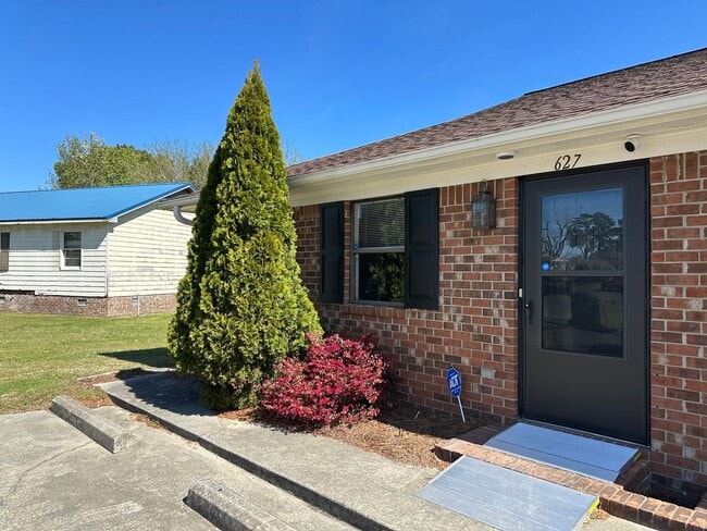 627 Plymouth St in Washington, NC - Building Photo - Building Photo