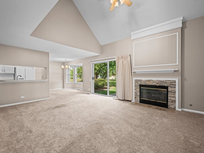 4672 N Sapphire Dr in Hoffman Estates, IL - Building Photo - Building Photo