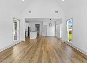 1255 Burrow Cir in Opelika, AL - Building Photo - Building Photo