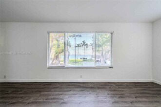 1750 S Treasure Dr in North Bay Village, FL - Building Photo - Building Photo